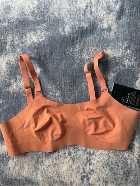 NWT Knix  Evolution Wireless Everyday Bra Size 2
